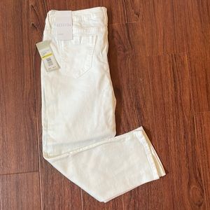 NWT Kenneth Cole Reaction Capris Size 6